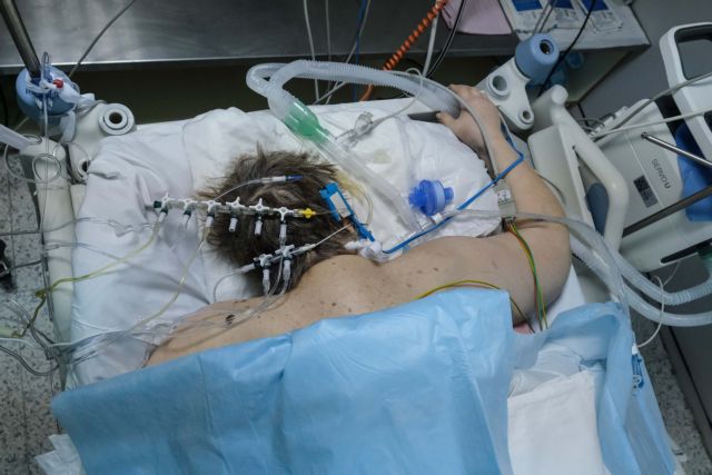 Τζανάκης – Τείχος ανοσίας 80 – 85% την άνοιξη – Εως 100 νεκροί τη μέρα τα Χριστούγεννα