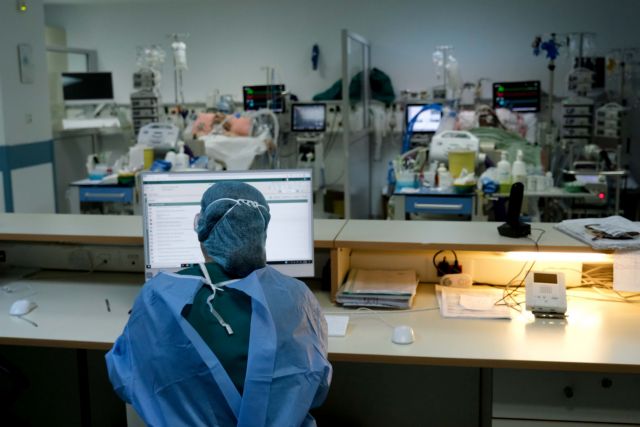 Καπραβέλος – Να μην μπορούν να μπουν πουθενά οι ανεμβολίαστοι – 73 ασθενείς περιμένουν κρεβάτι για ΜΕΘ