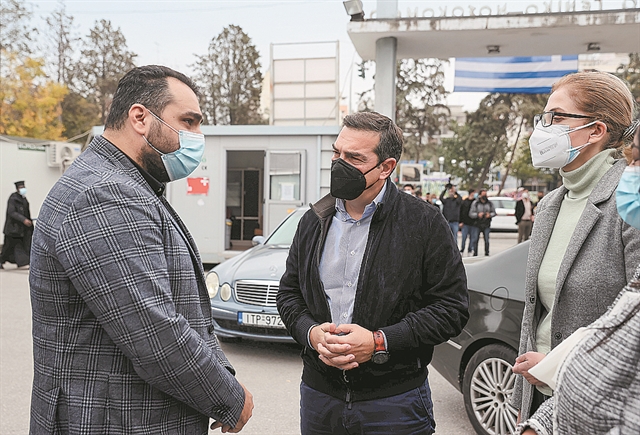 Σε δύο βάρκες για την υποχρεωτικότητα των εμβολιασμών