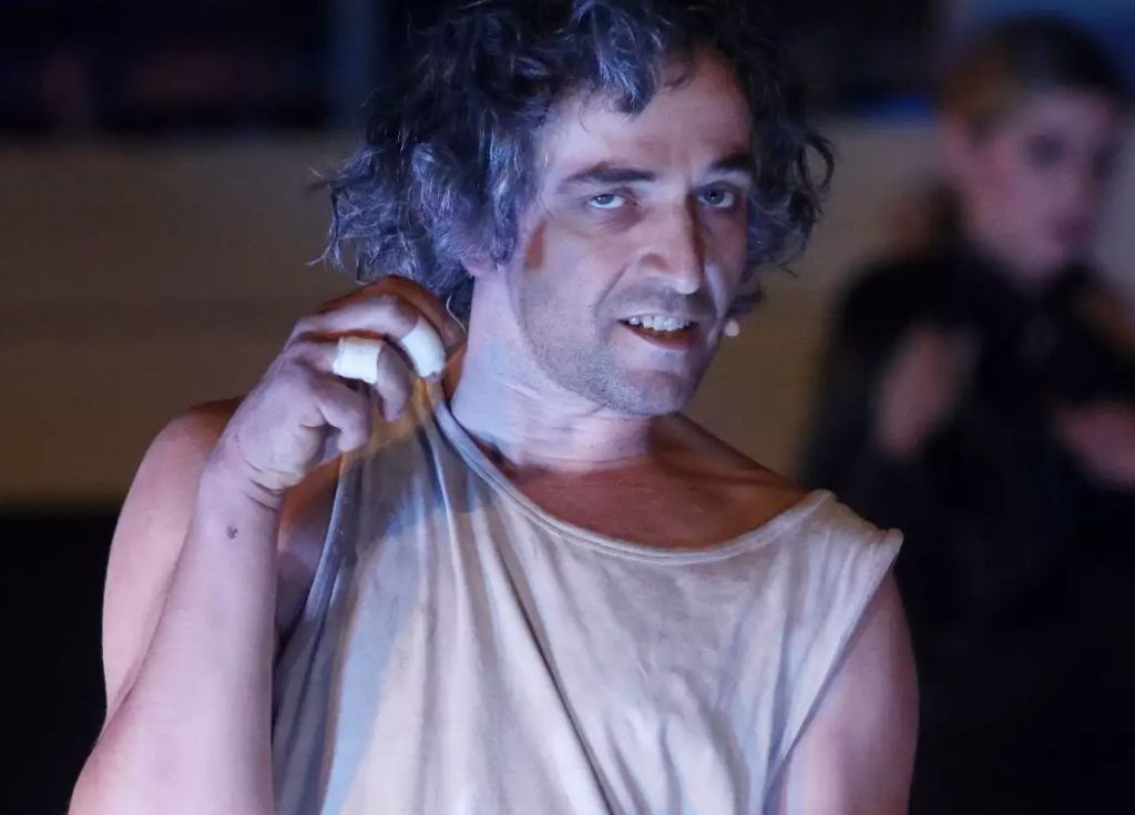 Άρης Σερβετάλης – Η πρώτη απάντηση μετά την αποχώρηση από τον «Ρινόκερο»