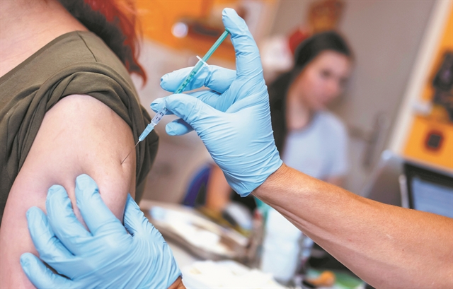 Η ενισχυτική τρίτη δόση εμβολίου εξασφαλίζει καλύτερη ανοσία