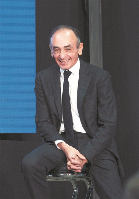 Πυροτέχνημα ή μήπως μια πραγματική απειλή;