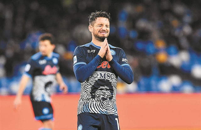 Στην αντεπίθεση (και) ο γιος του για τη φανέλα της Νάπολι