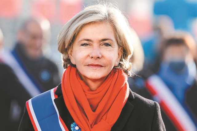 Κέρδισε άνετα την ηγεσία των γάλλων Ρεπουμπλικανών