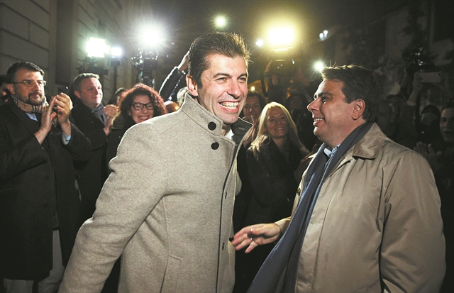 Νίκη – έκπληξη βλέπουν οι μαχητές κατά της διαφθοράς στη Βουλγαρία