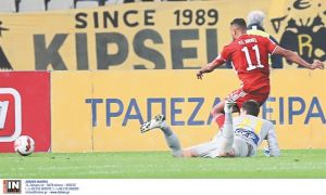 Σταθερός στις ράγες του τίτλου