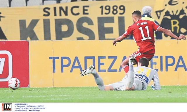 Σταθερός στις ράγες του τίτλου