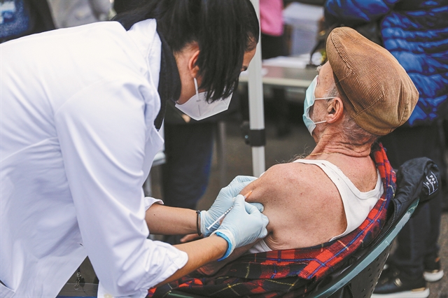 Ασπίδα για την Ομικρον η 3η δόση του εμβολίου