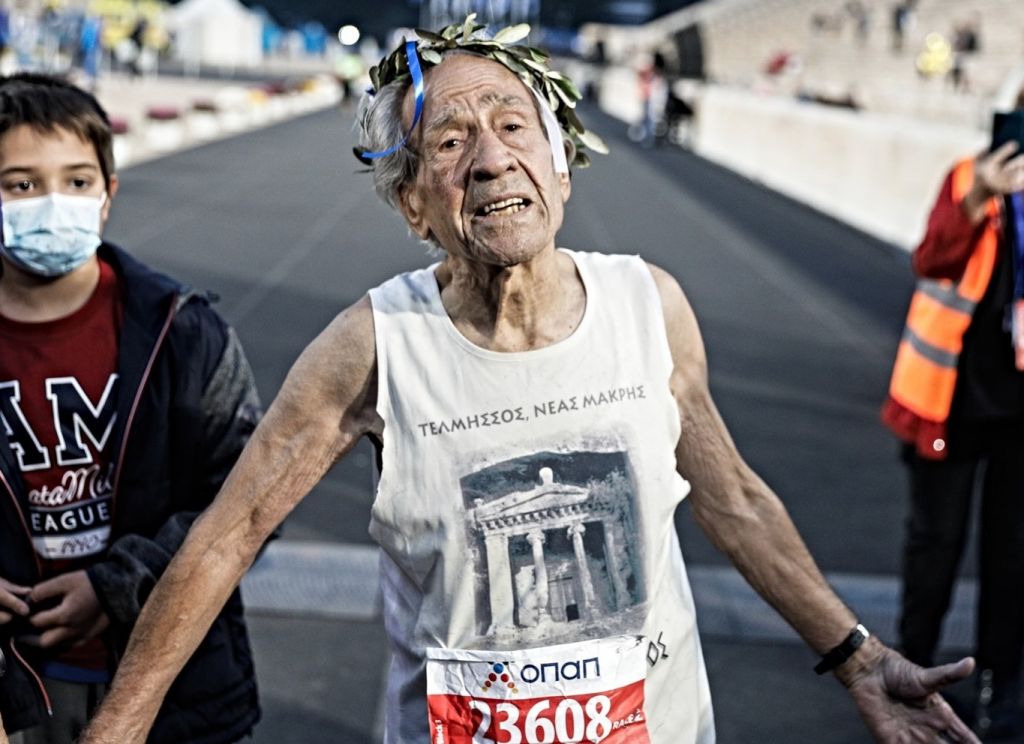 Μαραθώνιος – Μαθήματα δύναμης από τον 90χρονο Στέλιο Πρασσά