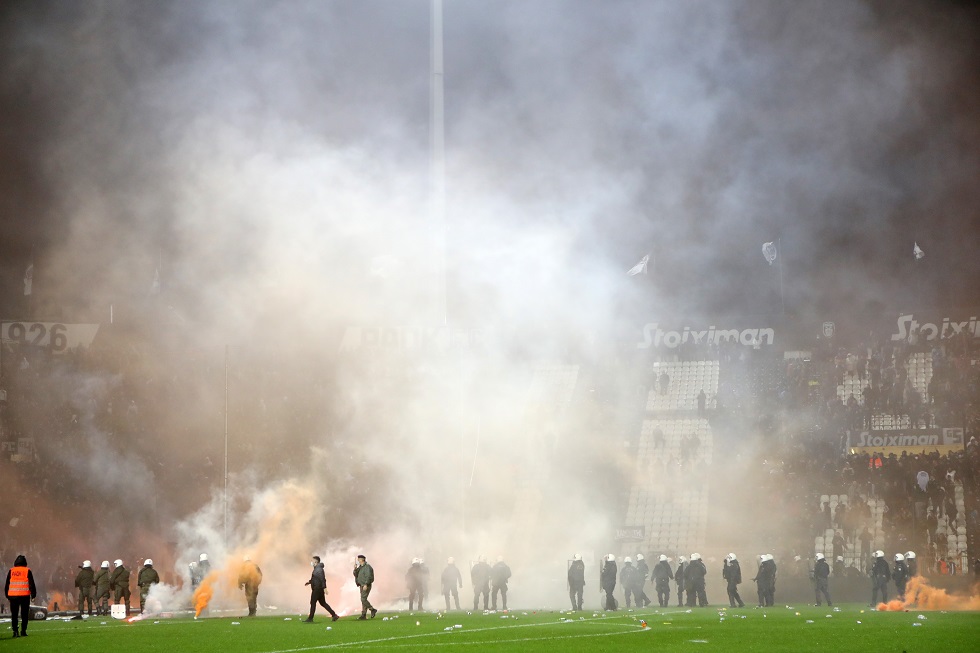 Η στιγμή της εισβολής στην Τούμπα, μέσα από τη Θύρα 4