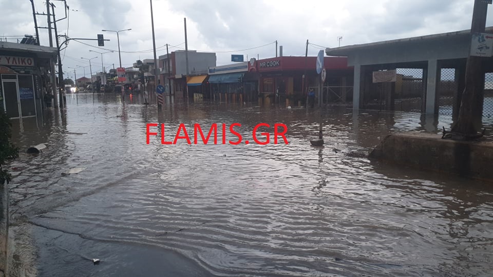 Πάτρα – «Πνίγηκαν» σπίτια και επιχειρήσεις στην παραλιακή – Ανεμοστρόβιλος χτύπησε την Πρέβεζα