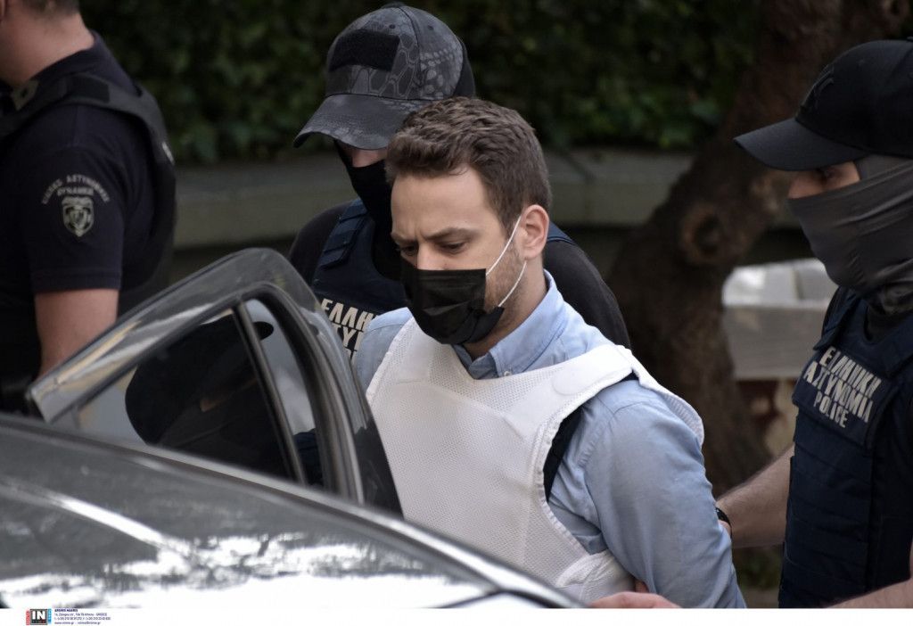 Το προφίλ που «κτίζει» εν όψει της δίκης ο Μπάμπης Αναγνωστόπουλος