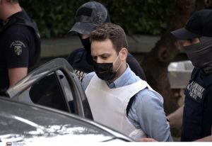 Το προφίλ που «κτίζει» εν όψει της δίκης ο Μπάμπης Αναγνωστόπουλος