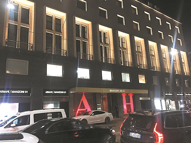 Η ξαφνική συνάντηση με τον Armani, το βιβλίο της Μαρίκας