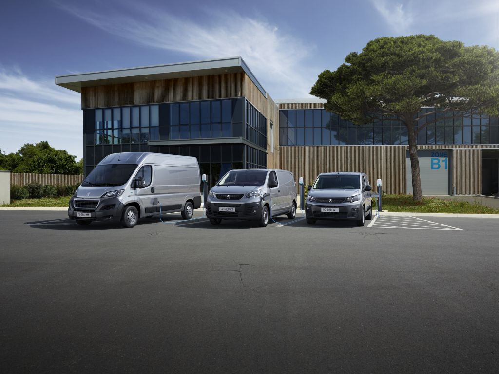 Peugeot: Η εξηλεκτρισμένη γκάμα σε βαν με μοντέλα που δίνουν λύσεις στις μεταφορές