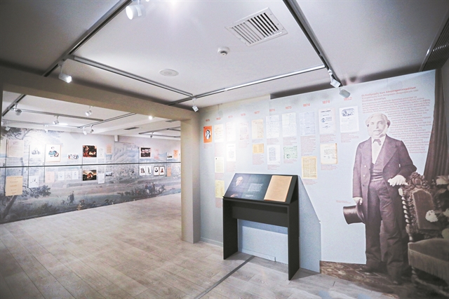 «Κυλίεται η βόμβα, σκάζει, δεν παθαίνει τίποτες ο Γιάχος…»