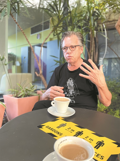 «Με συγκινεί η τεχνολογία των ανθρωποειδών ρομπότ»