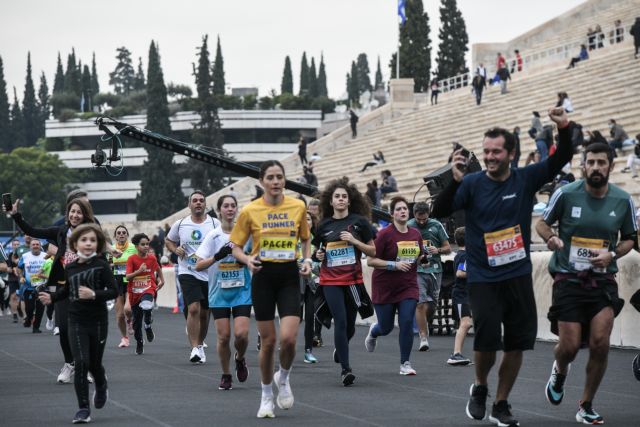 Μαραθώνιος 2021 – Νικητής ο Κώστας Γκελαούζος, κατέρριψε ρεκόρ 17 ετών – Παπούλιας και Μαρινάκου πρώτοι στα 5 χλμ