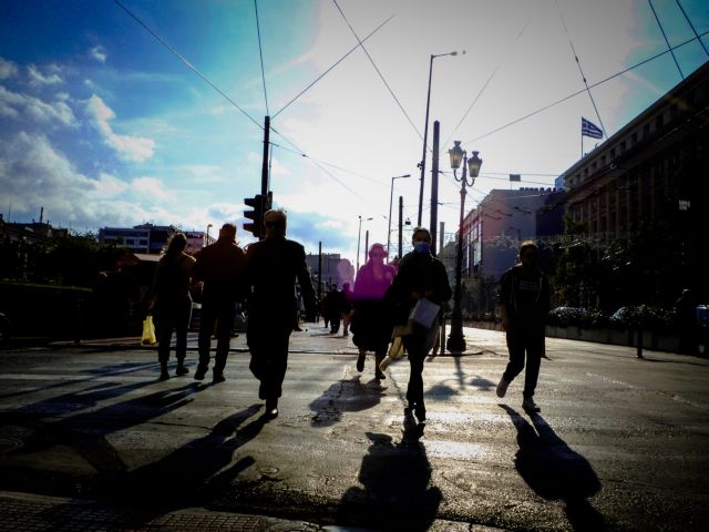 Δημοσκόπηση – Αυστηρά μέτρα για ανεμβολίαστους ζητούν οι πολίτες – Η διαφορά ΝΔ με ΣΥΡΙΖΑ