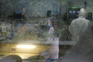 Κοροναϊός – 8.613 νέα κρούσματα και 46 θάνατοι – Στους 486 οι διασωληνωμένοι