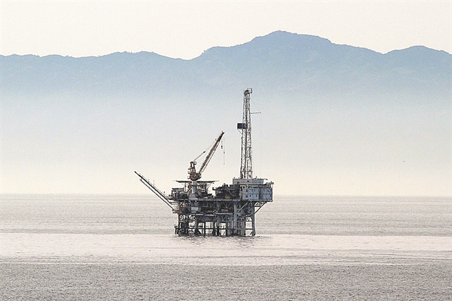 «Κλειστά χαρτιά» από Total και ExxonMobil