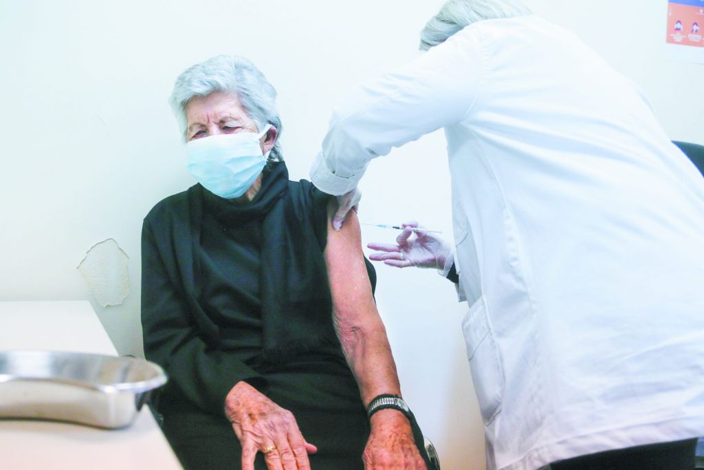 Παγώνη – Οι τυχόν μεταλλάξεις του ιού θα κρίνουν αν θα κάνουμε και τέταρτη δόση του εμβολίου