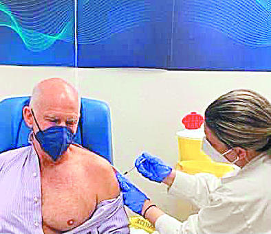 Γιατί η Χίλαρι Κλίντον παρακολουθεί τον Μητσοτάκη