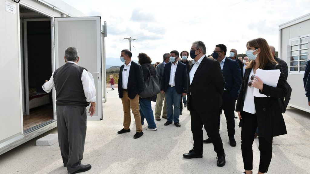 Δημήτρης Κουτσούμπας – Επίσκεψη στο Αρκαλοχώρι – «Να υπάρξει ουσιαστική στήριξη στους σεισμόπληκτους»