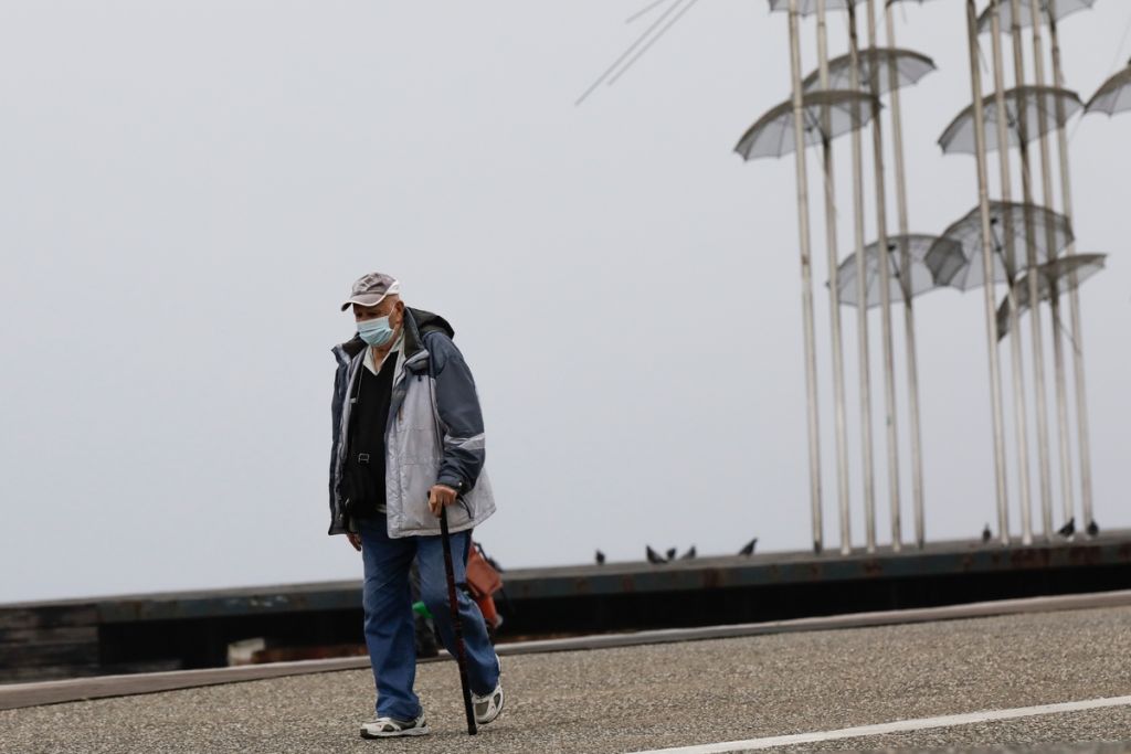 Κοροναϊός – Απροστάτευτες στο 4ο κύμα ευρωπαϊκές χώρα  – Ποιες «βάζουν τα γυαλιά» στην Ελλάδα