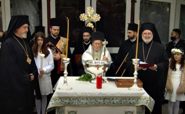 Σε κλίμα συγκίνησης τα θυρανοίξια του Ναού του Αγίου Νικολάου στο Σημείο Μηδέν