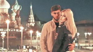 «Είναι λιγότερο προσβλητικά τα σουβλάκια από ένα στρινγκ;»