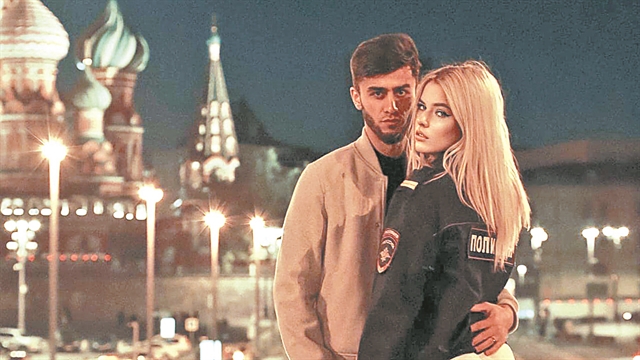 «Είναι λιγότερο προσβλητικά τα σουβλάκια από ένα στρινγκ;»