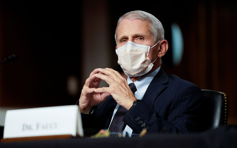 Ο Φάουτσι προειδοποιεί για πέμπτο κύμα της πανδημίας
