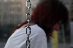 Απόρρητοι ξενώνες για κακοποιημένες γυναίκες