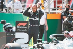 Χειρόφρενο στις… μαγκιές!