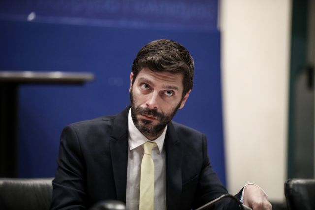 Νικόλας Γιατρομανωλάκης – Είμαι υπέρ του γάμου και της τεκνοθεσίας των ομοφυλοφίλων