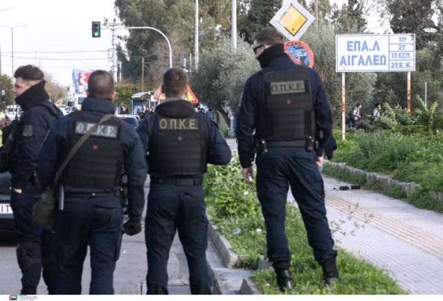 Αιγάλεω – Ενταση έξω από το ΕΠΑΛ – Μαθητές έκλεισαν τρία ρεύματα κυκλοφορίας στη Θηβών