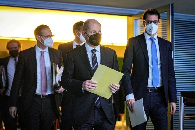 Γερμανία – Η Μπούντεσταγκ ενέκρινε τον υποχρεωτικό εμβολιασμό για το ιατρικό και νοσηλευτικό προσωπικό