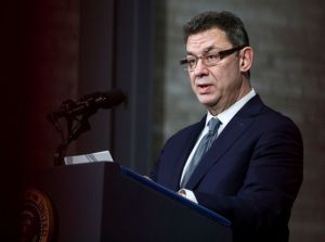 Εμβόλιο – Ανάγκη και για τέταρτη δόση το 2022 διαβλέπει ο Μπουρλά