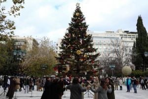 Παραλλαγή Ομικρον – Πολύ μικρός ο χρόνος διπλασιασμού των κρουσμάτων – Η πίεση στο ΕΣΥ θα καθορίσει τη λήψη νέων μέτρων