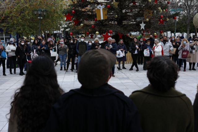 Γιορτές στη σκιά της Ομικρον – Εκτιμήσεις για πάνω από 6.500 κρούσματα στις αρχές Γενάρη – Προ των πυλών νέα μέτρα