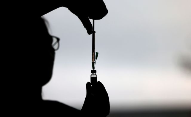 Κοροναϊός – 45χρονος «πληρώθηκε» με 25 ευρώ και πήγε να εμβολιαστεί στη θέση άλλου