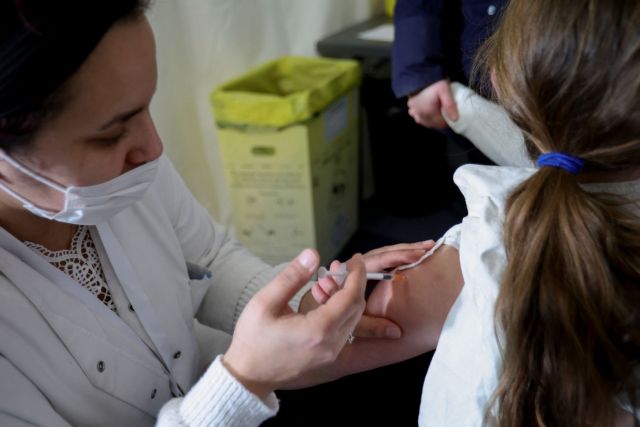 Γαλλία – Χορήγηση αναμνηστικής δόσης τρεις μήνες μετά τον πλήρη εμβολιασμό – Αφορά και τους12-17 ετών