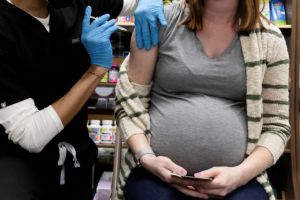 Κοροναϊός – Τηλεφωνική γραμμή ενημέρωσης για τις έγκυες και τον εμβολιασμό