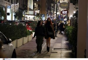 Παραλλαγή Ομικρον – Τα συμπτώματα, η ανοσία και οι φόβοι κυβέρνησης και επιστημόνων