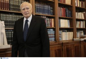 Κάρολος Παπούλιας – Την Τετάρτη η κηδεία του στο Παγκράτι – Πού θα γίνει η ταφή του