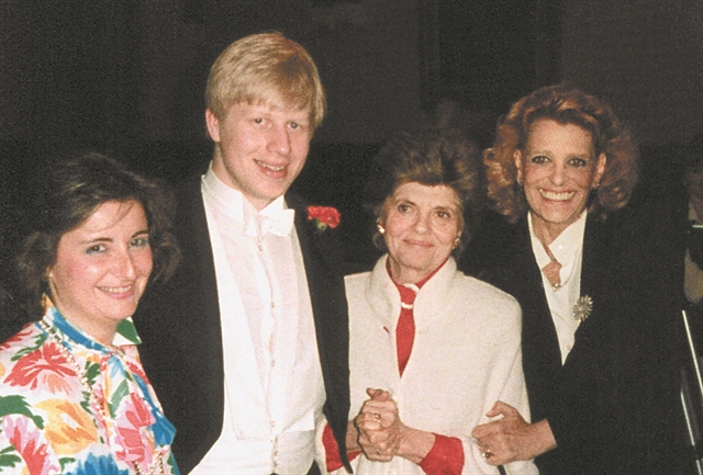 Ο Μπόρις Τζόνσον και ο θρίαμβος της Μελίνας Μερκούρη