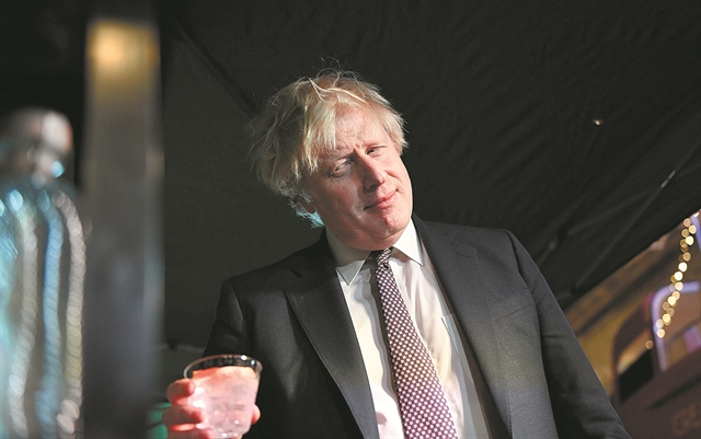 Εκαναν πέρυσι πάρτι στην Ντάουνιγκ Στριτ εν μέσω αυστηρού λοκντάουν!