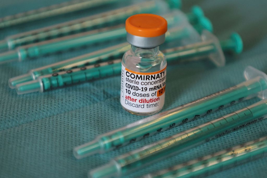 Εμβόλια – Ποια είναι η αποτελεσματικότητα της τρίτης δόσης έναντι της «Όμικρον»