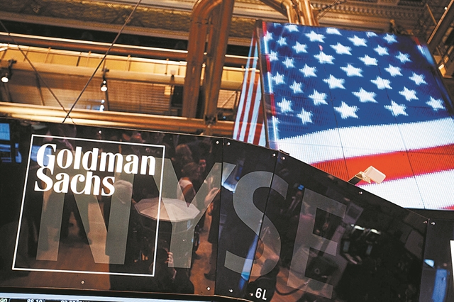 Παχυλές αμοιβές και μπόνους σε εργαζομένους-«ταλέντα»